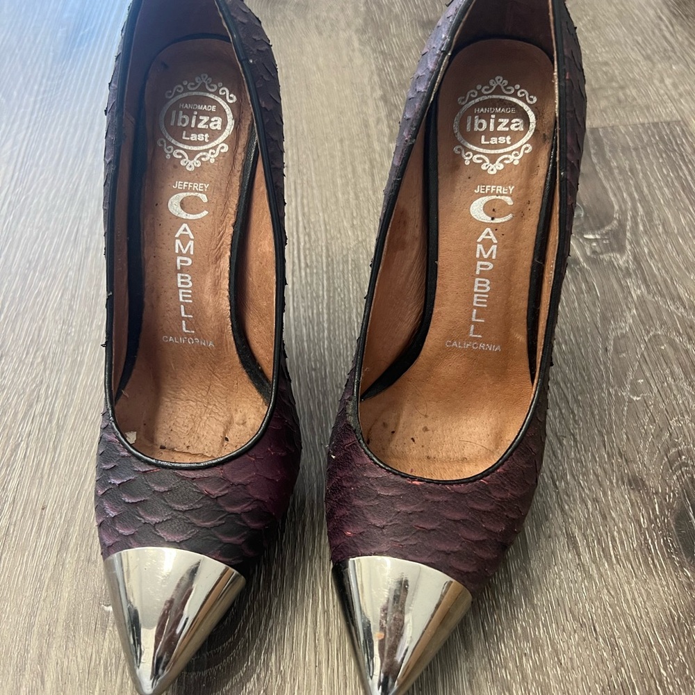 Sexy pumps.